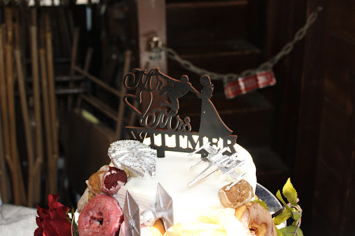 Dessert Shop «Honey Creme Donut Shop», reviews and photos, 514 Vincennes St, New Albany, IN 47150, USA