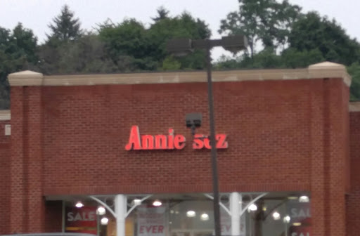 Annie Sez, 121 School St, Glen Cove, NY 11542, USA, 
