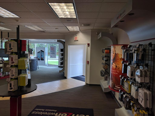 Cell Phone Store «Verizon Authorized Retailer, TCC», reviews and photos, 41 N Londonderry Square, Palmyra, PA 17078, USA