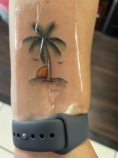 Tattoo Shop «Treasure Island Tattoo Company», reviews and photos, 10631 Gulf Blvd, Treasure Island, FL 33706, USA