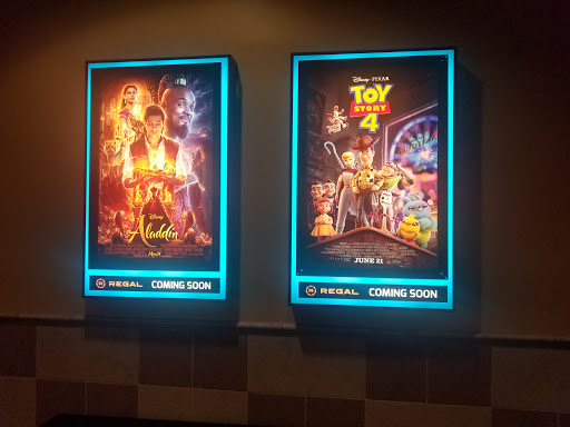 Movie Theater «Regal Cinemas Foothill Towne Center 22», reviews and photos, 26602 Towne Centre Dr, Foothill Ranch, CA 92610, USA