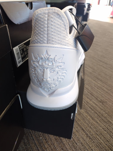 Shoe Store «Famous Footwear», reviews and photos, 2937 Taylor Rd Ext, Reynoldsburg, OH 43068, USA