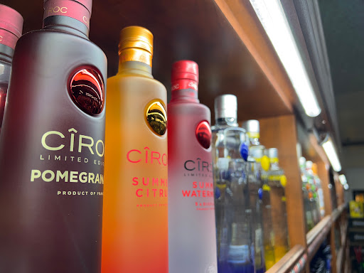 Wine Store «Canyon Crest Liquor», reviews and photos, 1350 Massachusetts Ave, Riverside, CA 92507, USA