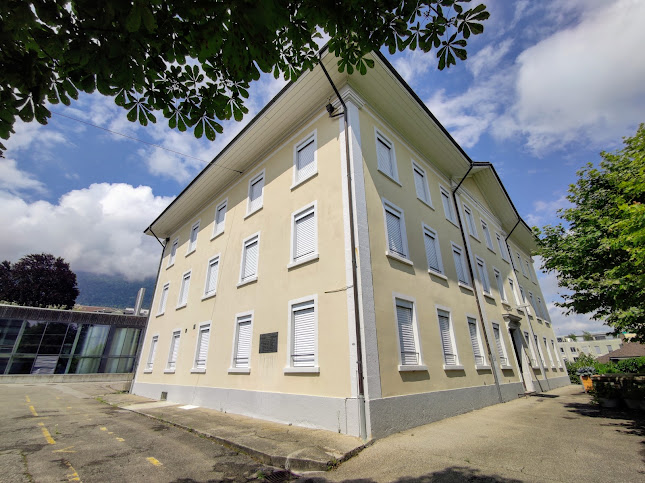 Rezensionen über Schulhäuser Zentrum in Grenchen - Schule
