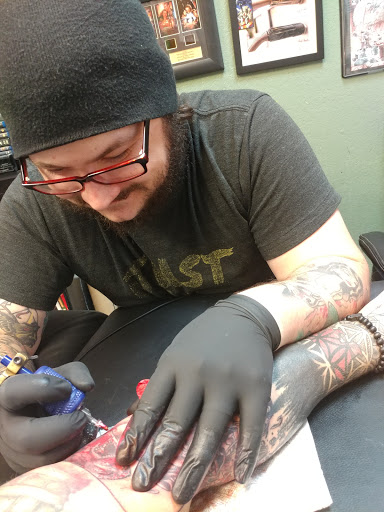 Tattoo Shop «Fearless Tattoos», reviews and photos, 715 S Interstate 35 East Service Rd, DeSoto, TX 75115, USA