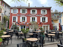 Atmosphère du Restaurant La Terrasse Provençale à Collobrières - n°18