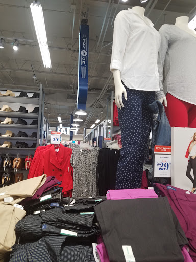 Clothing Store «Old Navy», reviews and photos, 36698 Bayside Outlet Dr, Rehoboth Beach, DE 19971, USA