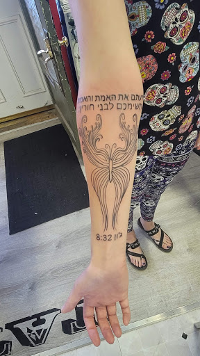 Explore palm size tattoo ideas, creative tattoo ideas in Stuart, available at Urban Inkers Tattoos