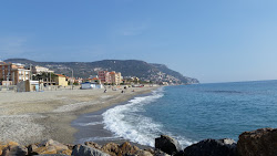 Foto von Borgio Beach mit lange, gerade küste