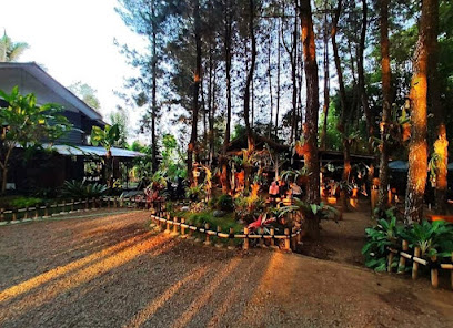 Warung Pinus | Villa, Penginapan, Coffee, Camping & Restaurant