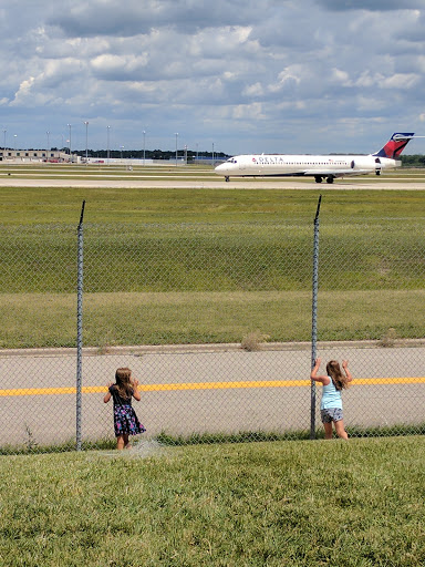 Tourist Attraction «Gerald R. Ford International Airport Viewing Area», reviews and photos, 4910 Kraft Ave SE, Grand Rapids, MI 49512, USA