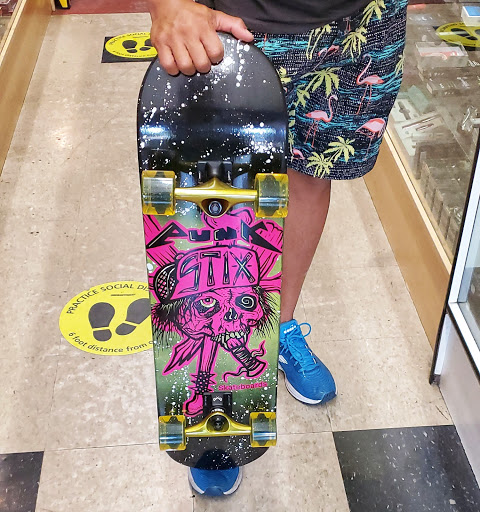 Tobacco Shop «Cherry Smoke & Skate Shop», reviews and photos, 418 Cherry Ave, Long Beach, CA 90802, USA