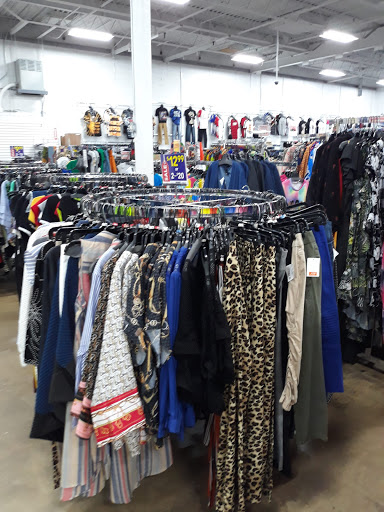 Uniform Store «Scrub Pro Uniforms & Alko Clothing Outlet», reviews and photos, 8801 Kelso Dr, Baltimore, MD 21221, USA