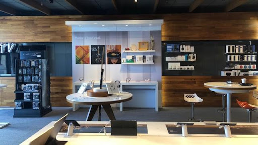 Cell Phone Store «AT&T», reviews and photos, 345 N Main St #104, West Hartford, CT 06117, USA