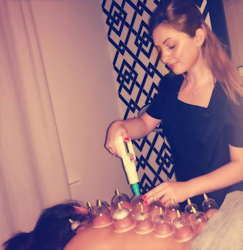 Reiki & Acupuncture with Mira - Manchester