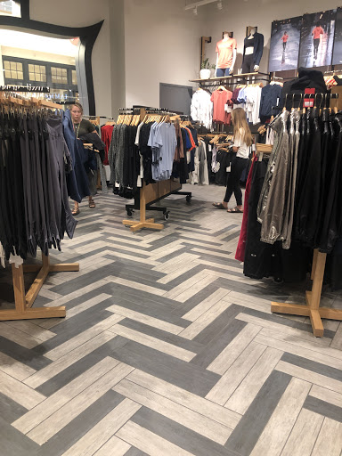 Sportswear Store «lululemon athletica», reviews and photos, 152 South Avenue, Bloomington, MN 55425, USA