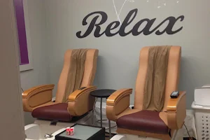 Head First Salon and Spa image