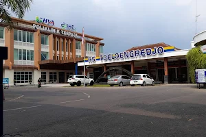 Rumah Sakit HVA Toeloengredjo Pare Kediri image