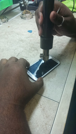 Cell Phone Store «CPR Cell Phone Repair Brentwood», reviews and photos, 2500 S Brentwood Blvd, Brentwood, MO 63144, USA