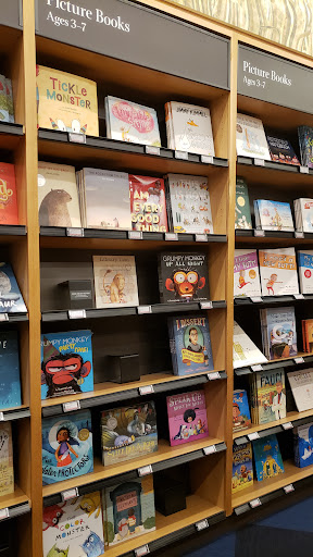 Book Store «Amazon Books», reviews and photos, 4601 26th Ave NE, Seattle, WA 98105, USA