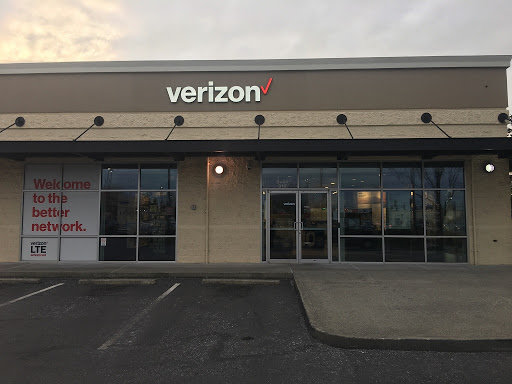 Cell Phone Store «Verizon», reviews and photos, 5700 100th St SW Ste 310, Lakewood, WA 98499, USA