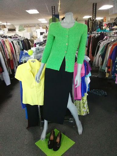 Thrift Store «St. Vincent de Paul Thrift Stores Orlando», reviews and photos, 770 S Orange Blossom Trail, Apopka, FL 32703, USA