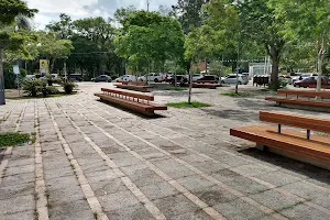 Praça Doutor Otávio de Moura Andrade image