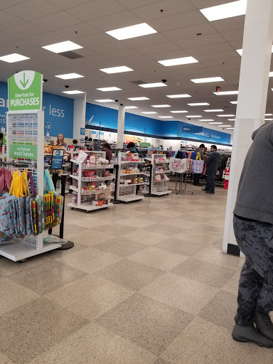 Clothing Store «Ross Dress for Less», reviews and photos, 8021 E Kellogg Dr, Wichita, KS 67207, USA