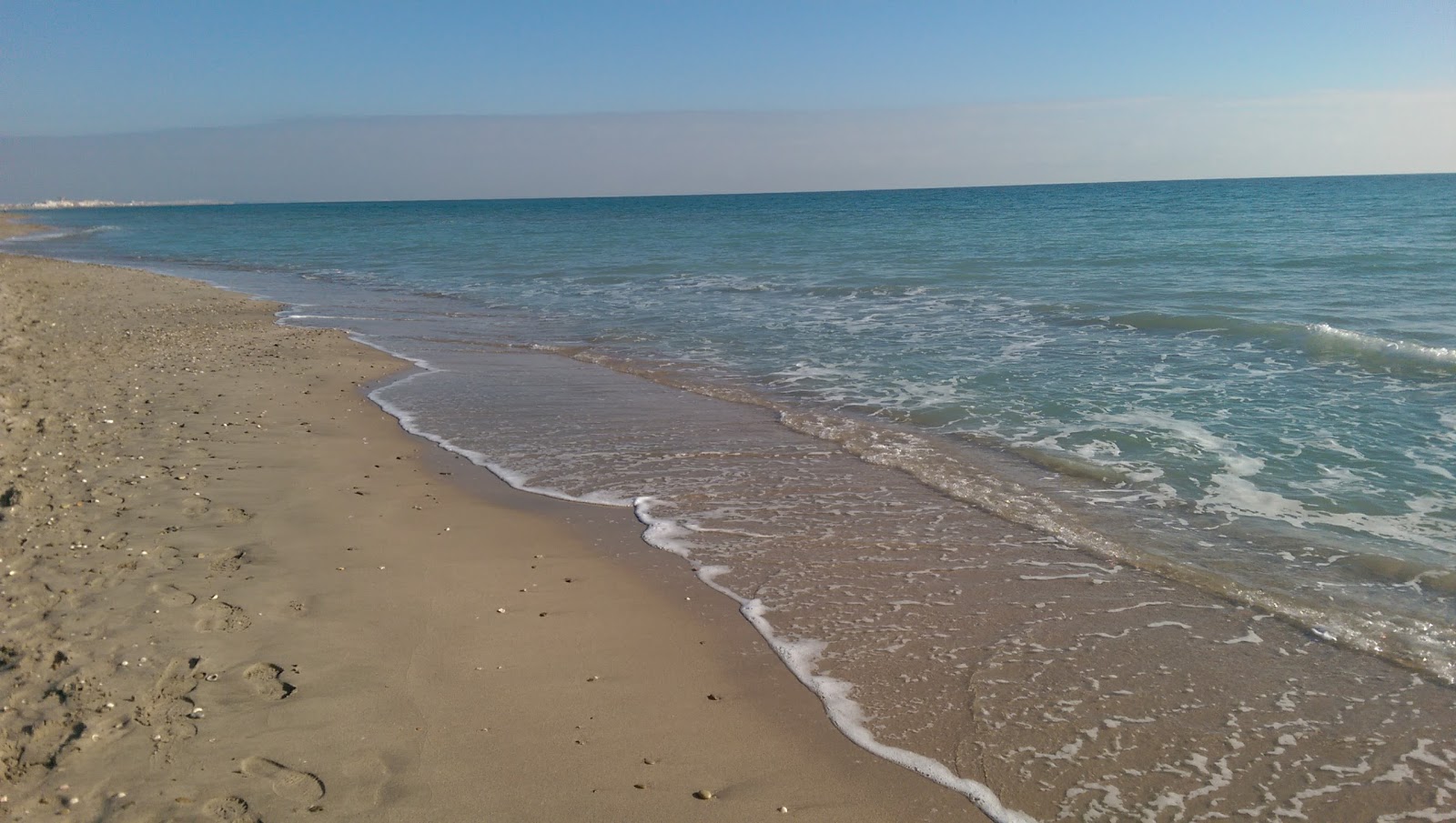 Foto von Maguelone beach mit beiger sand Oberfläche
