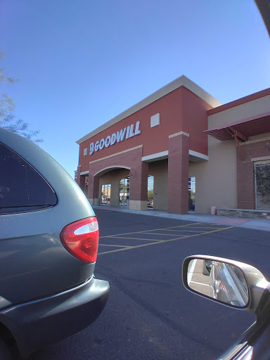 Thrift Store «99th & Camelback Goodwill Retail Store & Donation Center», reviews and photos, 10005 W Camelback Rd, Phoenix, AZ 85037, USA