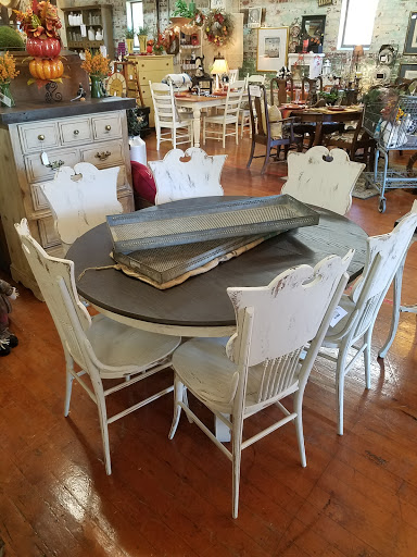 Antique Furniture Store «Jarfly Antique Market», reviews and photos, 47 Railroad Ave, Jefferson, GA 30549, USA