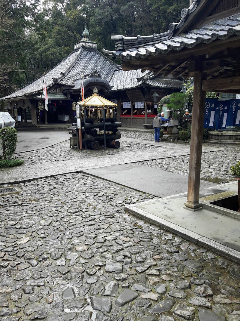 立木観音（立木山安養寺）