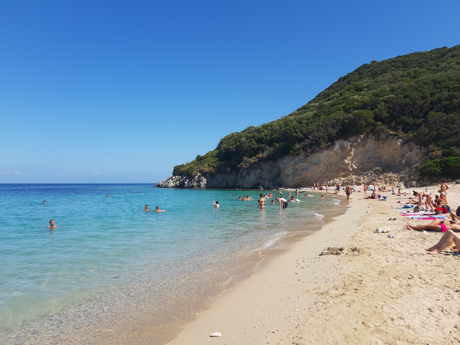 Foto van Marathonisi Beach gelegen in een natuurlijk gebied