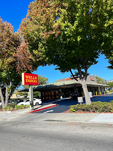 Bank «Wells Fargo Bank», reviews and photos