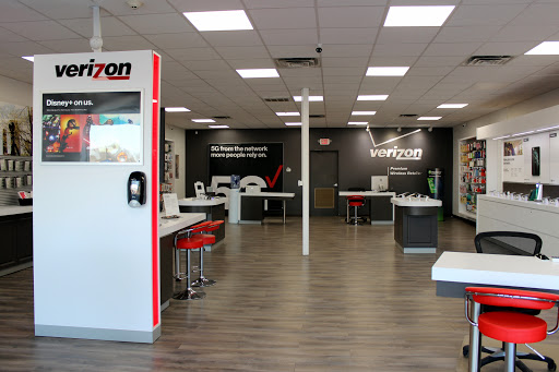 Cell Phone Store «Verizon Wireless Halifax MA», reviews and photos, 300 Plymouth St, Halifax, MA 02338, USA