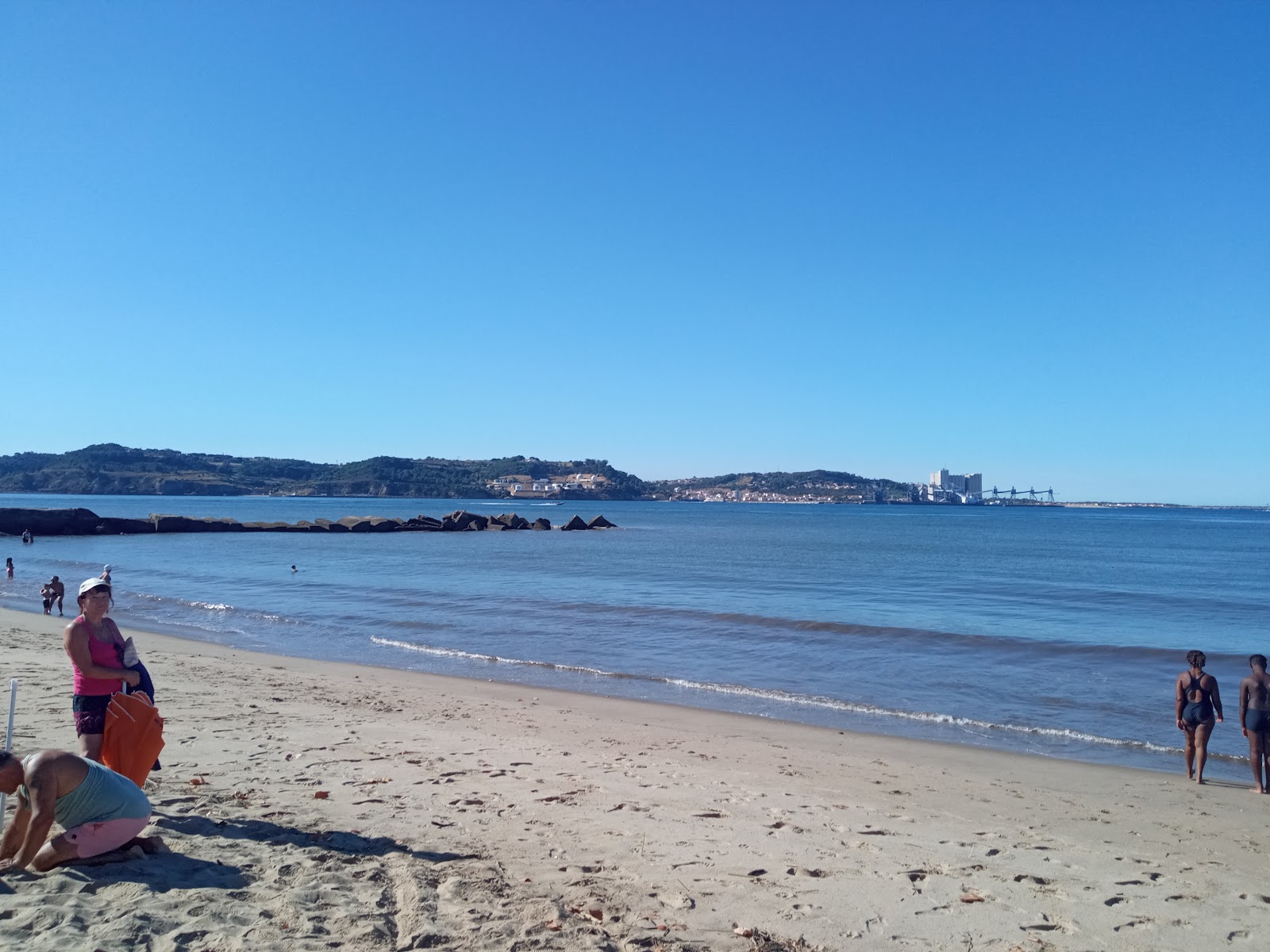 Photo de Praia de Alges zone des équipements