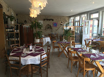 Atmosphère du Restaurant Le Cheval Blanc à Château-Landon - n°2