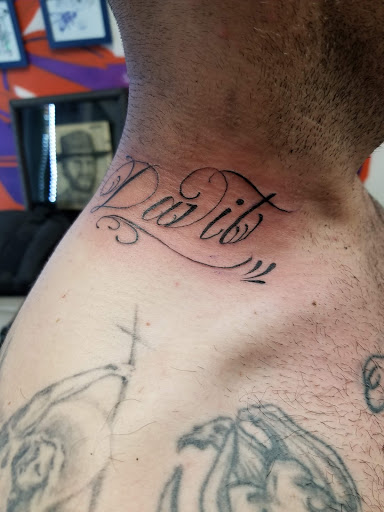 Tattoo Shop «Wildlife Tattoo», reviews and photos, 7149 Winnetka Ave, Winnetka, CA 91306, USA