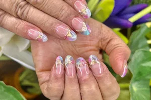 Pretty Nails & Looks Salon image