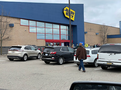 Shopping Mall «Shops at CenterPoint», reviews and photos, 3665 28th St SE, Grand Rapids, MI 49512, USA