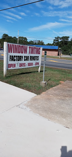 Window Tinting Service «Covington Highway Locksmith & Remotes», reviews and photos, 4971 Covington Hwy, Decatur, GA 30035, USA