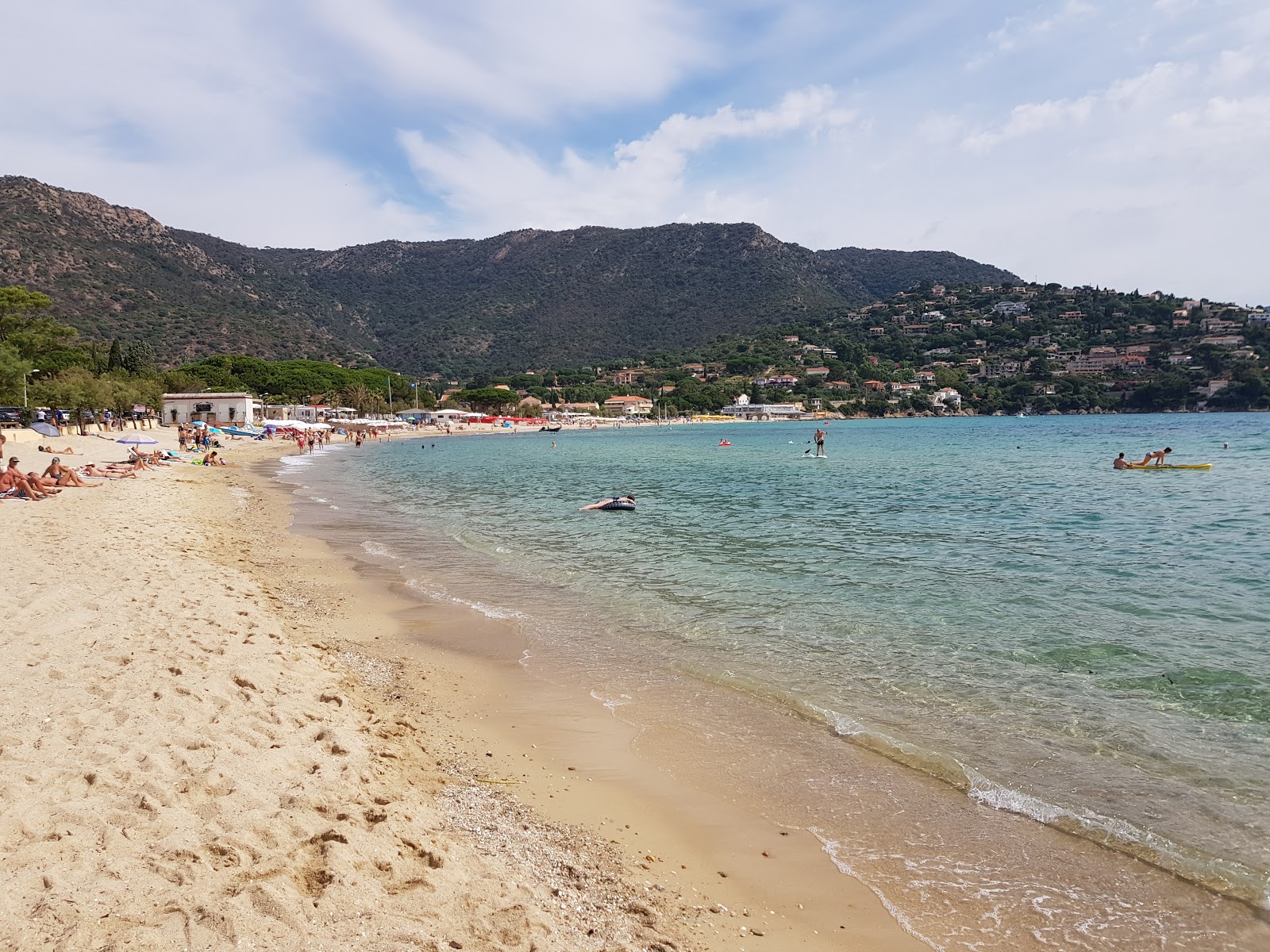 Fotografie cu Plaja Saint-Clair cu o suprafață de nisip beige