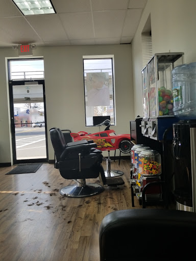Barber Shop «Personal Touch Barbershop», reviews and photos, 143 W Hoffman Ave, Lindenhurst, NY 11757, USA