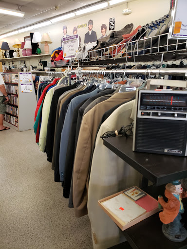 Thrift Store «Gulfside Hospice Thrift Shoppe», reviews and photos, 36524 FL-54, Zephyrhills, FL 33542, USA