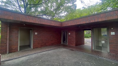 神宮東公園公衆トイレ