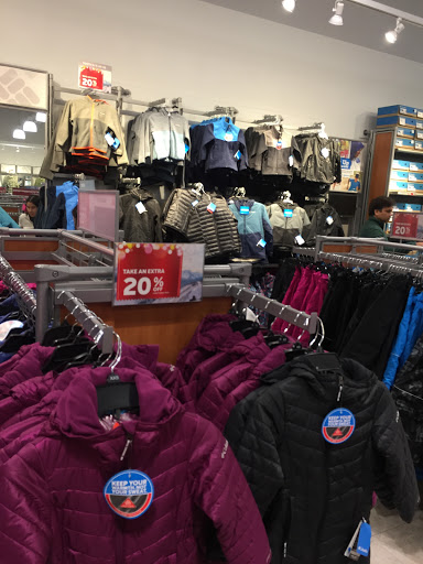 Sportswear Store «Columbia Sportswear Outlet Store», reviews and photos, 447 Great Mall Dr, Milpitas, CA 95035, USA