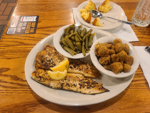 American Restaurant «Cracker Barrel Old Country Store», reviews and photos, 6251 Westport Ave, Shreveport, LA 71129, USA