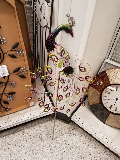 Clothing Store «Ross Dress for Less», reviews and photos, 13750 Riverside Dr, Sherman Oaks, CA 91423, USA