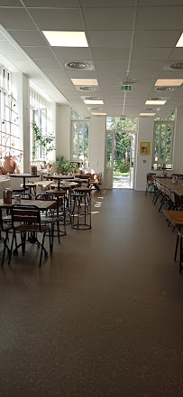 Atmosphère du Restaurant La Belle Gabrielle - cantine du jardin à Nogent-sur-Marne - n°5