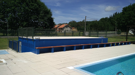 Piscina Municipal de Luou
